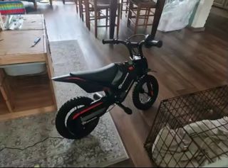 Moto eléctrica infantil negra