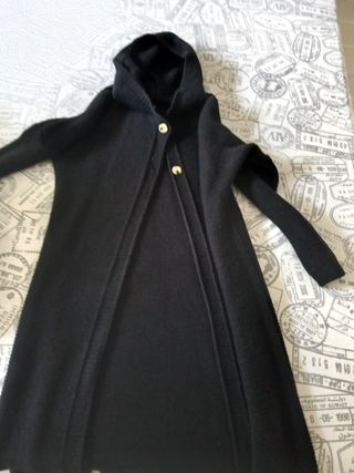 Cappotto lungo nero con cappuccio