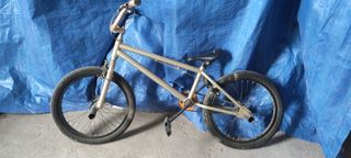 BMX usada, color dorado