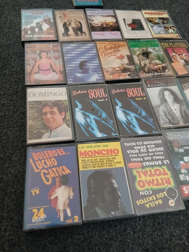 21 Cintas de Casette Variadas
