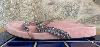 Sandalias de ante rosas con cristales