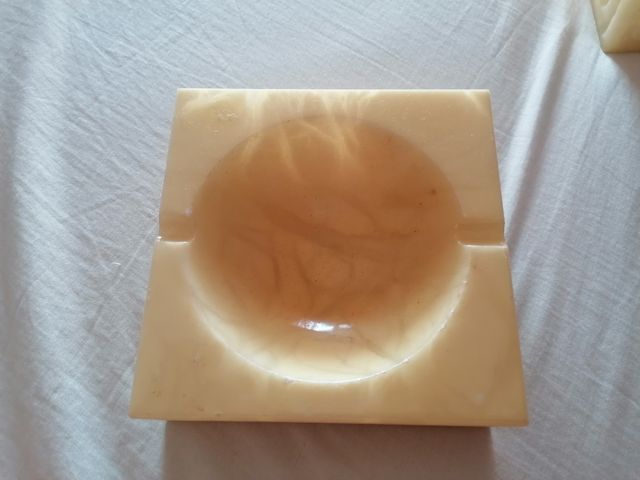 Cenicero y porta mechero de piedra de  alabastro