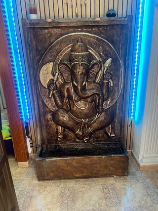 Fuente de agua Ganesha