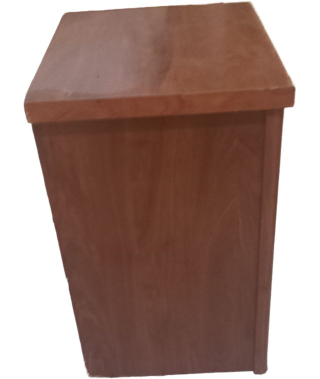 Mesita de noche 3 cajones - Madera