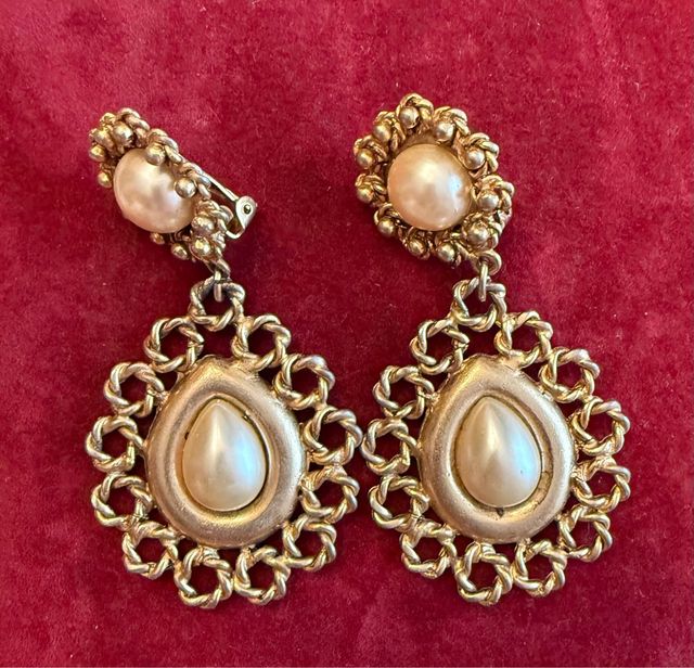 Pendientes dorados años 90 Marca PG