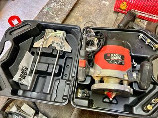 Fresadora Black&Decker KW850E 1100W