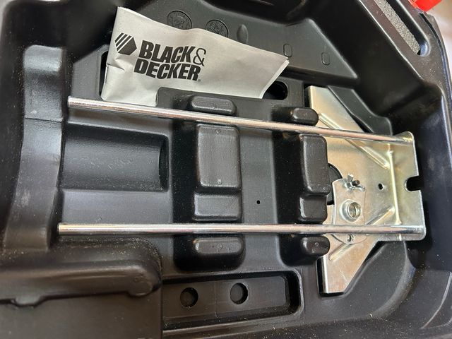 Fresadora Black&Decker KW850E 1100W