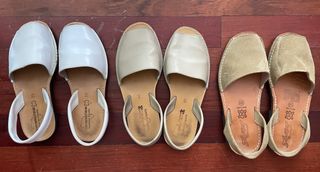 Menorquinas de cuero: blancas y beige