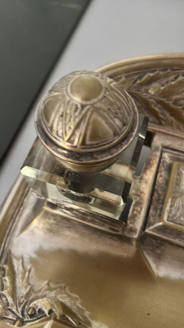 Antiguo juego de metal tintero