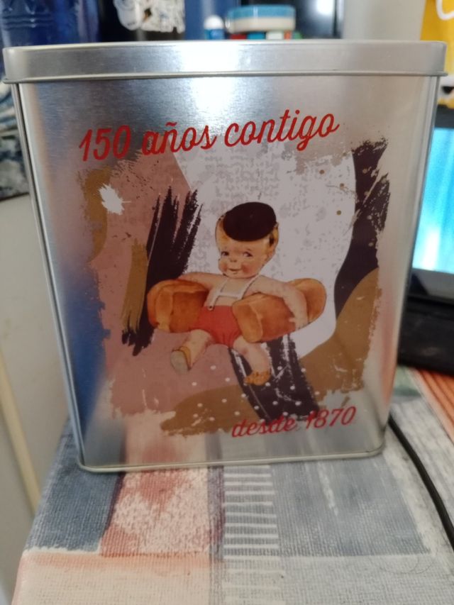 Caja metálica 150 años