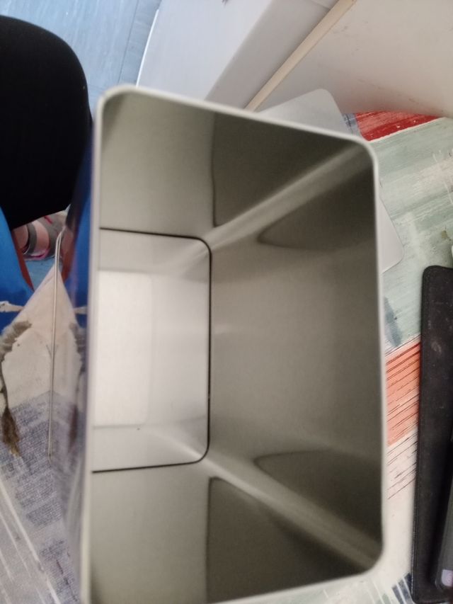 Caja metálica 150 años