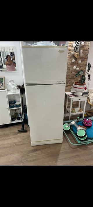 Nevera Daewoo - Refrigerador