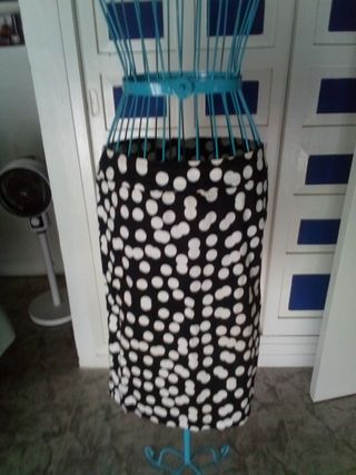 Falda lunares blanco-negro