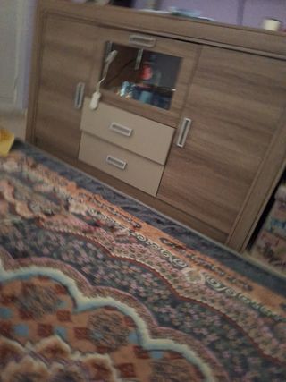 Armario madera beige y marrón