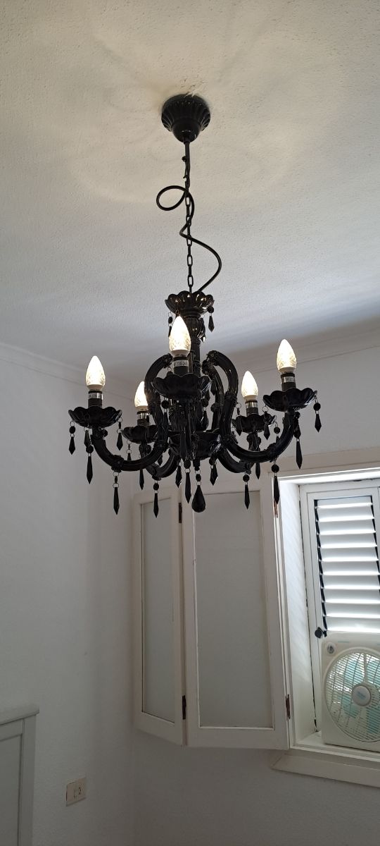 Lampara de araña negra led.