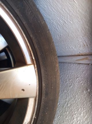 Llantas 17" con neumáticos