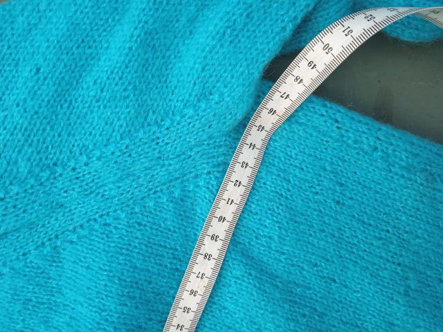 Jersei turquesa tejido a mano