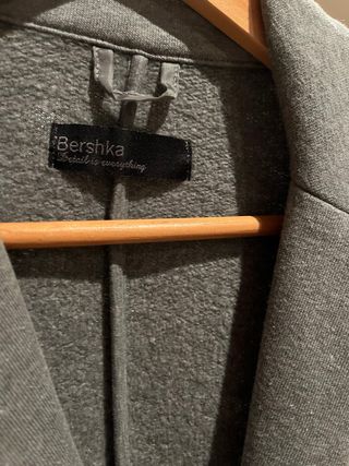 Chaqueta Bershka gris - Talla M