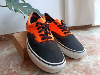 VANS Authentic Naranja-Negro US9/10.5