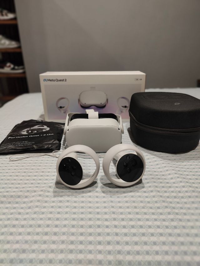 Meta Quest 2 (128 GB) - VR Headset