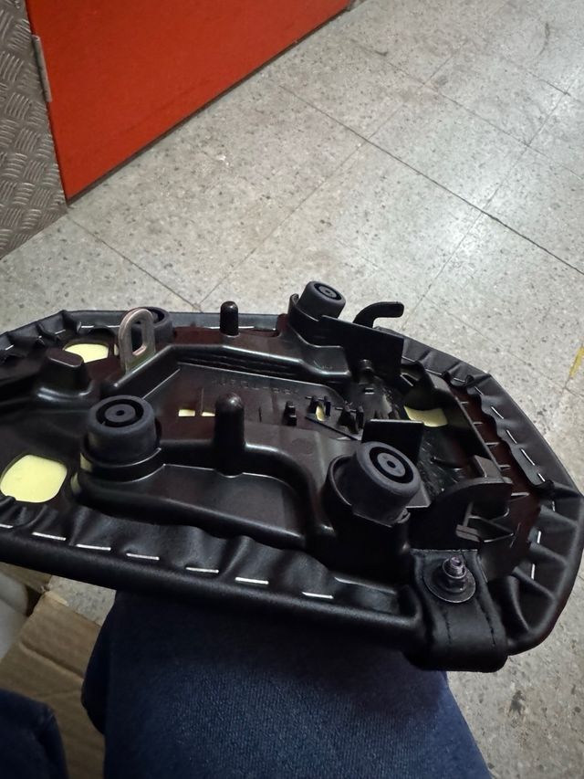 Asiento copiloto Yamaha MT-07 2025