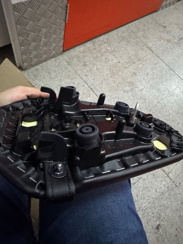 Asiento copiloto Yamaha MT-07 2025