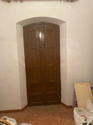 ventanas y balcones antiguos de madera