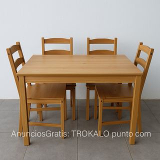 Regalo Mesa comedor madera + 4 sillas buen estado