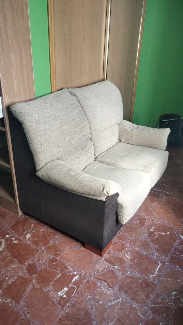 Sofá 2 plazas beige y marrón