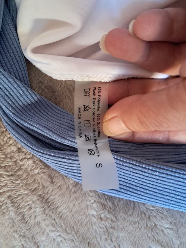 Bañador blanco con cinturón