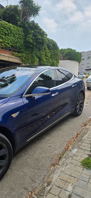 Tesla Model S 2016