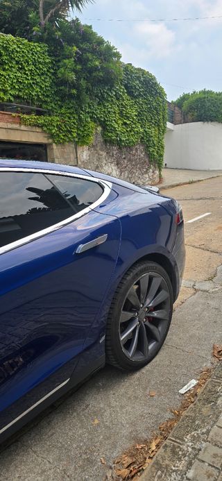 Tesla Model S 2016