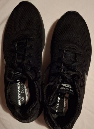 Zapatillas Skechers Arch Fit - Negras
