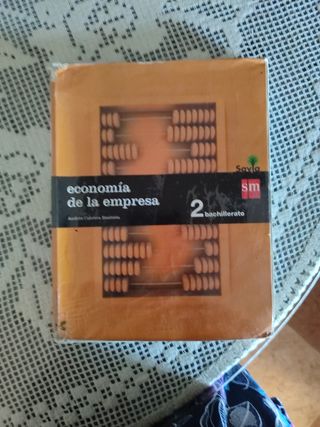 Economía. 2 Bachillerato. Savia (Spanish Edition)