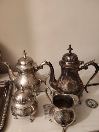 Juego de té de alpaca plateada antiguo.