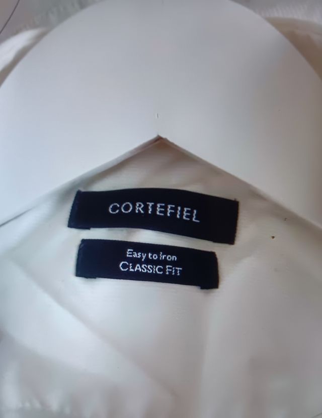 Camisa Cortefiel blanca, fácil planchado