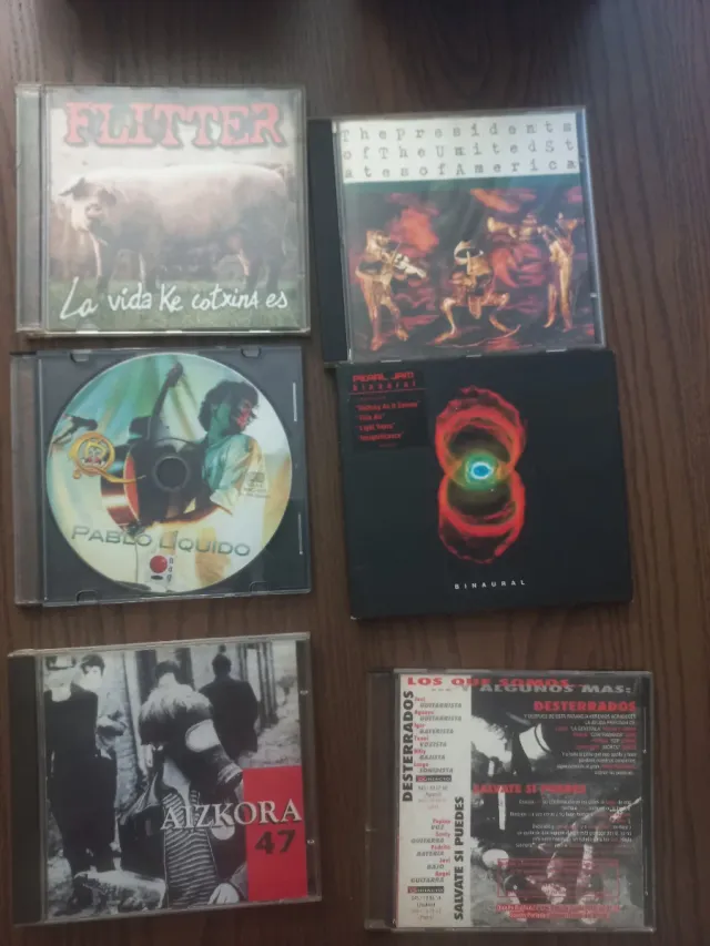 Lote de 90 CDS variados: Rock, Blues, Metal