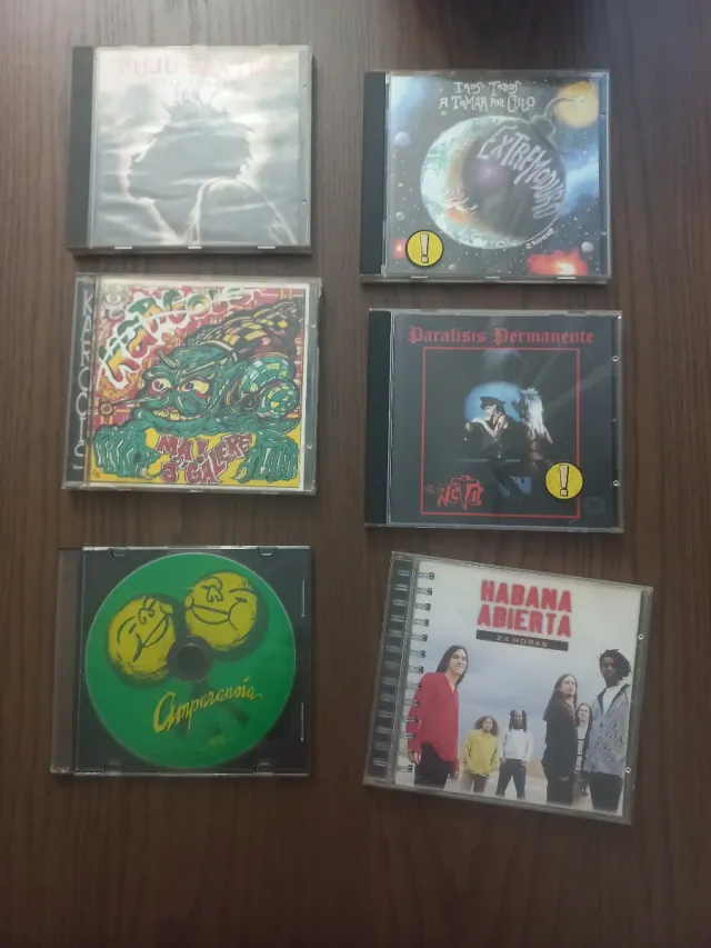 Lote de 90 CDS variados: Rock, Blues, Metal