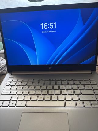 Portátil HP plata - Estudiante