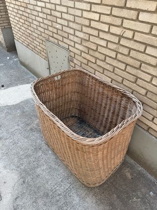 Canasta mimbre antigua