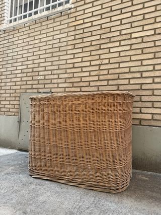 Canasta mimbre antigua