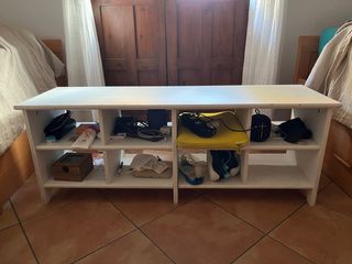 Banco organizador blanco de madera