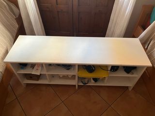 Banco organizador blanco de madera