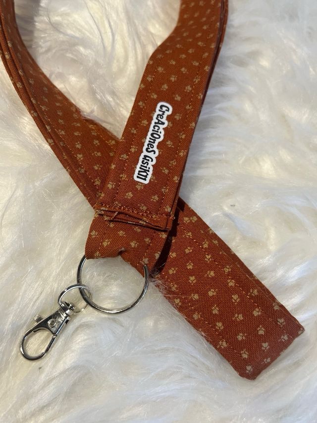 Lanyard Marrón - Hecho a Mano