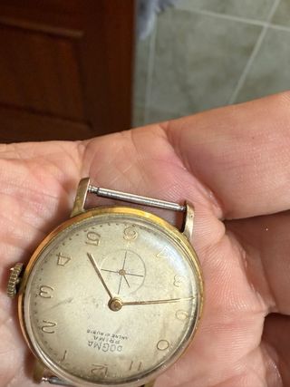 Reloj UWECO Universal vintage
Bisel de oro