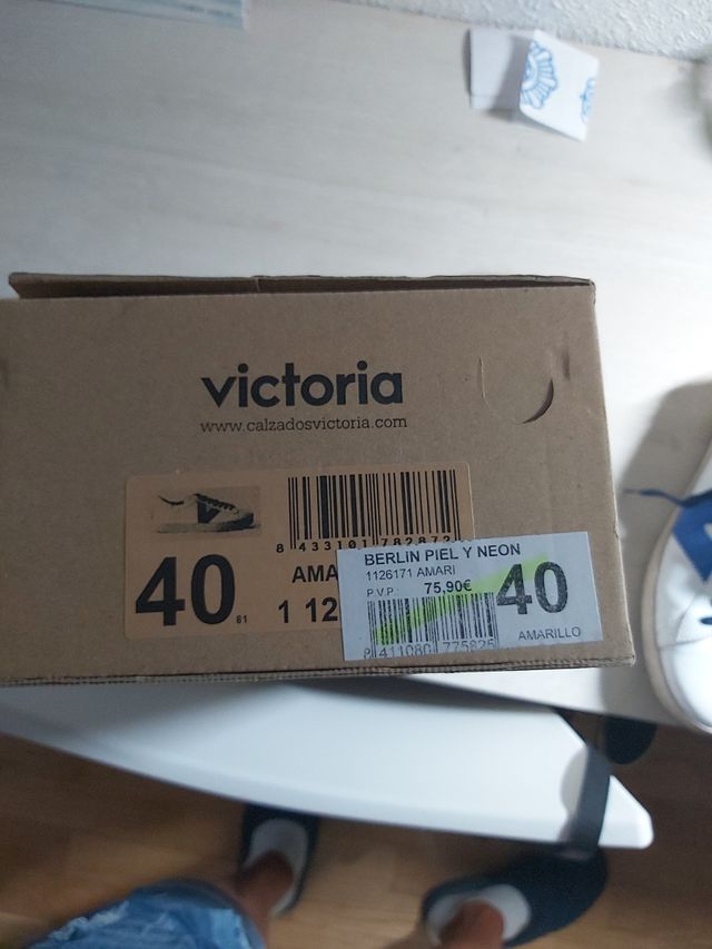 Zapatillas Victoria blancas