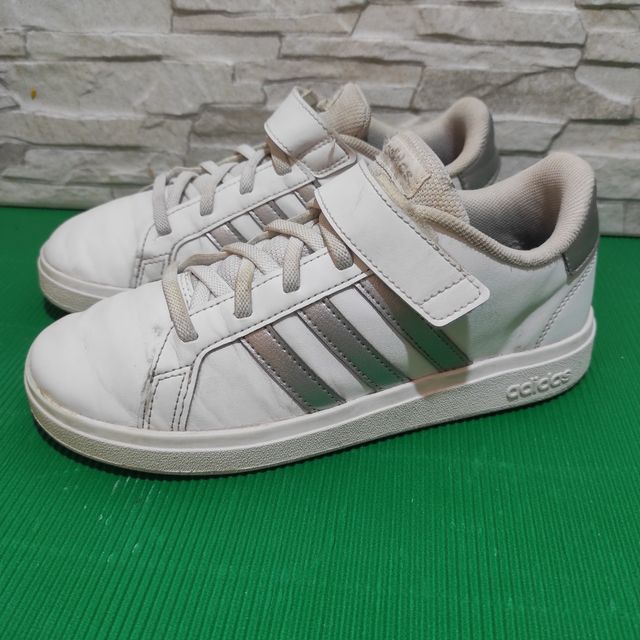 Adidas Scarpe sportive bianche e argento