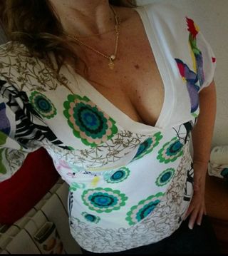 Camiseta Desigual multicolor bordada
