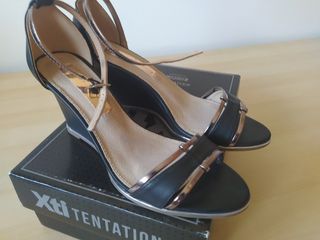 Sandalias Xti tacón alto 