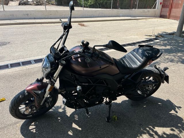 Benelli 502C Roja - Moto Cruiser Apta A2-